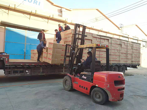 風(fēng)機盤(pán)管整車(chē)發(fā)貨